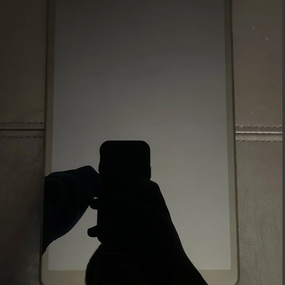 Samsung Galaxy Tab A - Picture 2 of 5